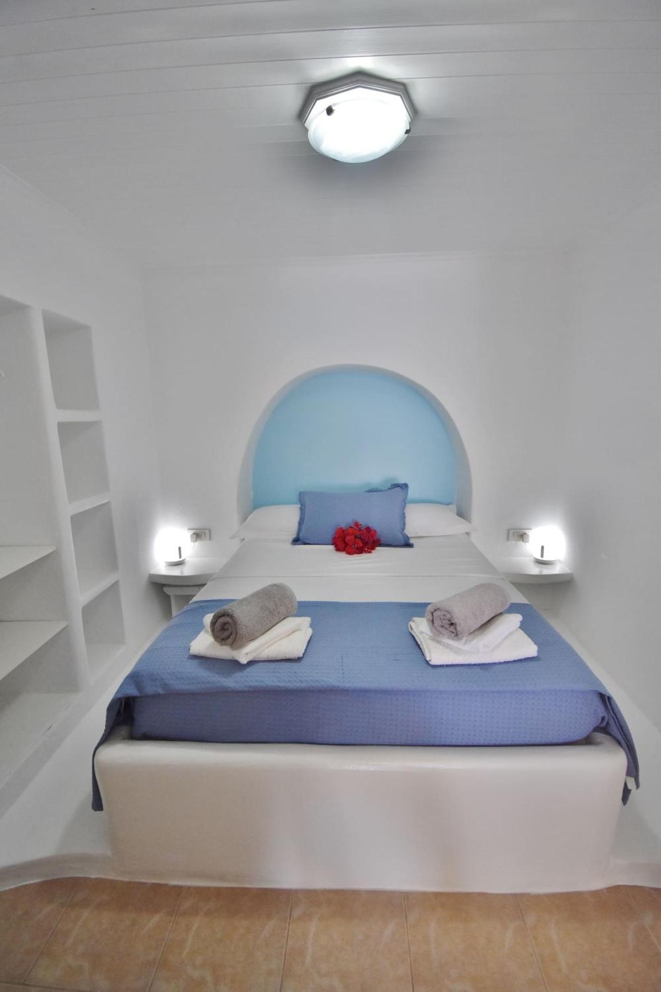 Blue Mare Apartments On The Beach Firopotamos Ruang foto