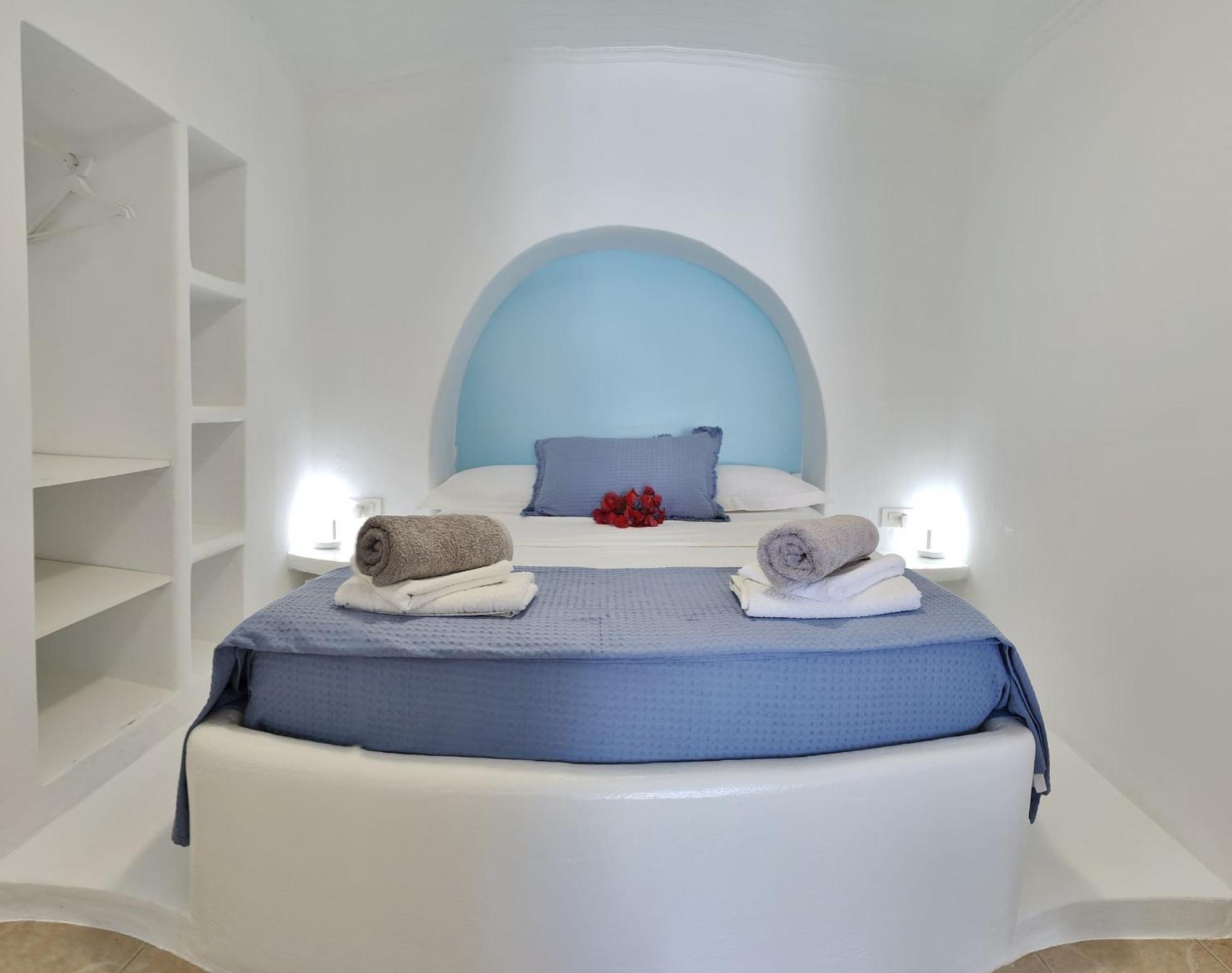 Blue Mare Apartments On The Beach Firopotamos Ruang foto