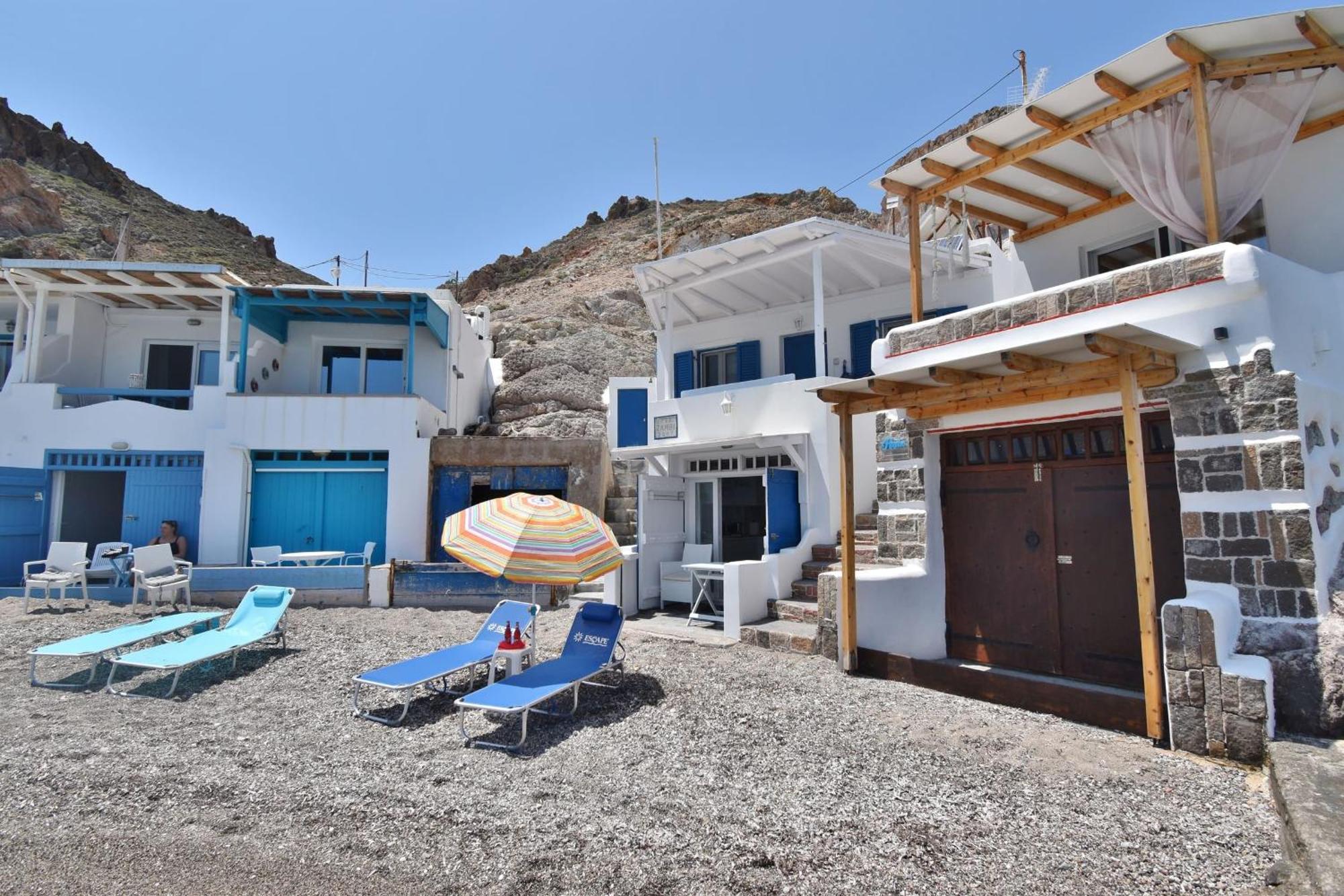 Blue Mare Apartments On The Beach Firopotamos Ruang foto