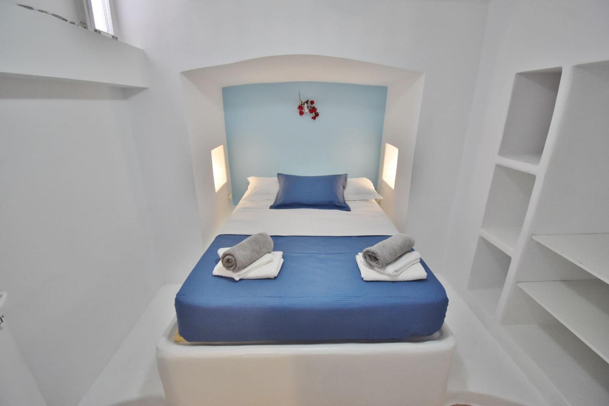 Blue Mare Apartments On The Beach Firopotamos Ruang foto