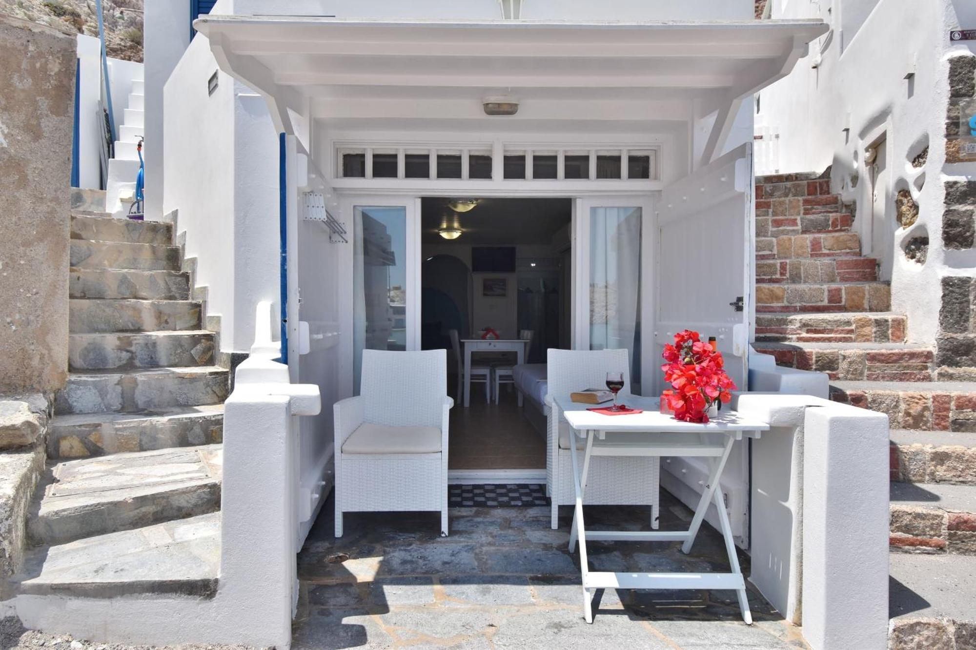 Blue Mare Apartments On The Beach Firopotamos Ruang foto
