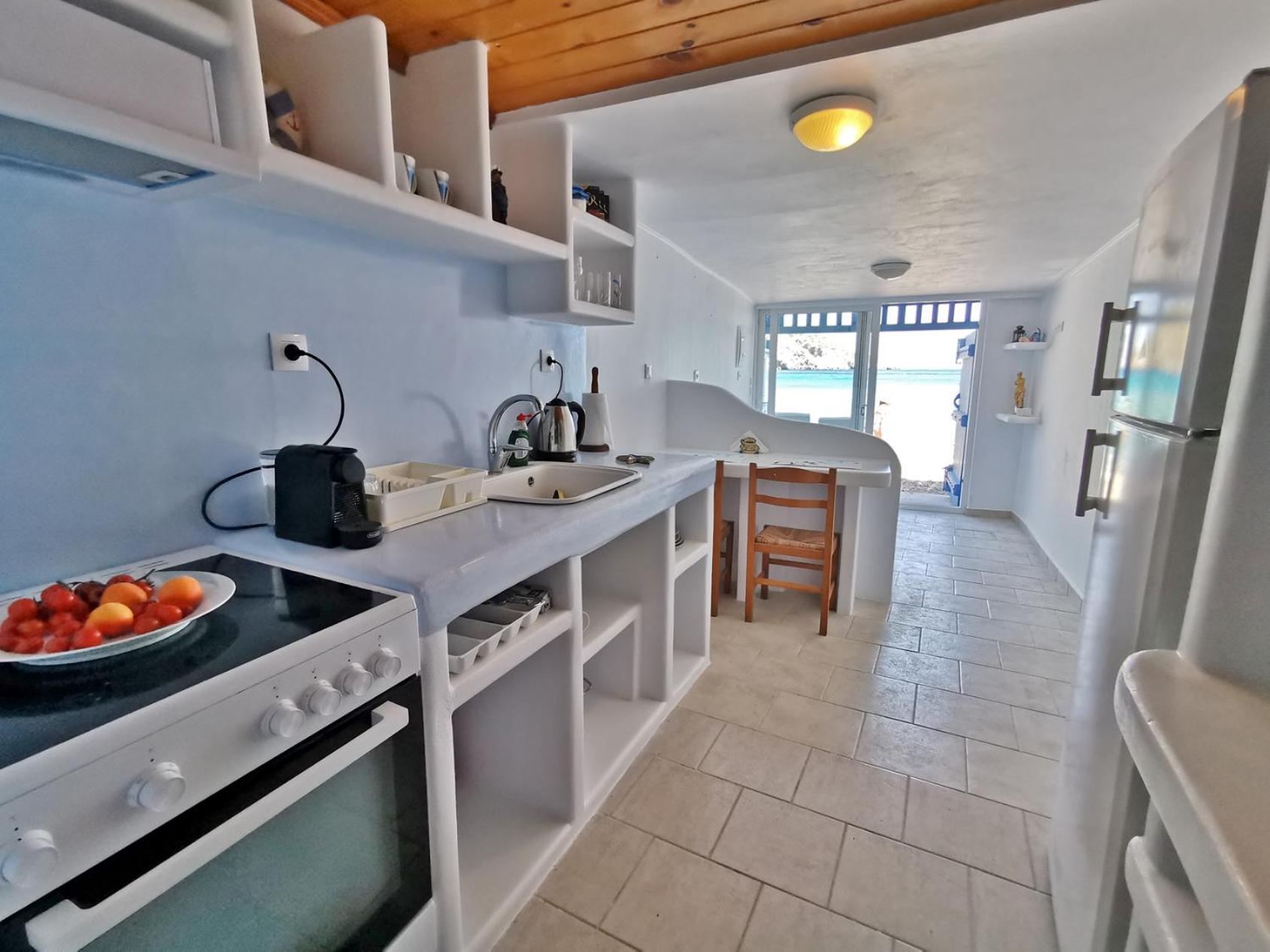 Blue Mare Apartments On The Beach Firopotamos Ruang foto