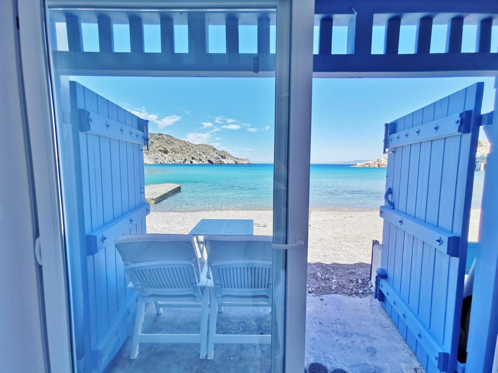 Blue Mare Apartments On The Beach Firopotamos Ruang foto