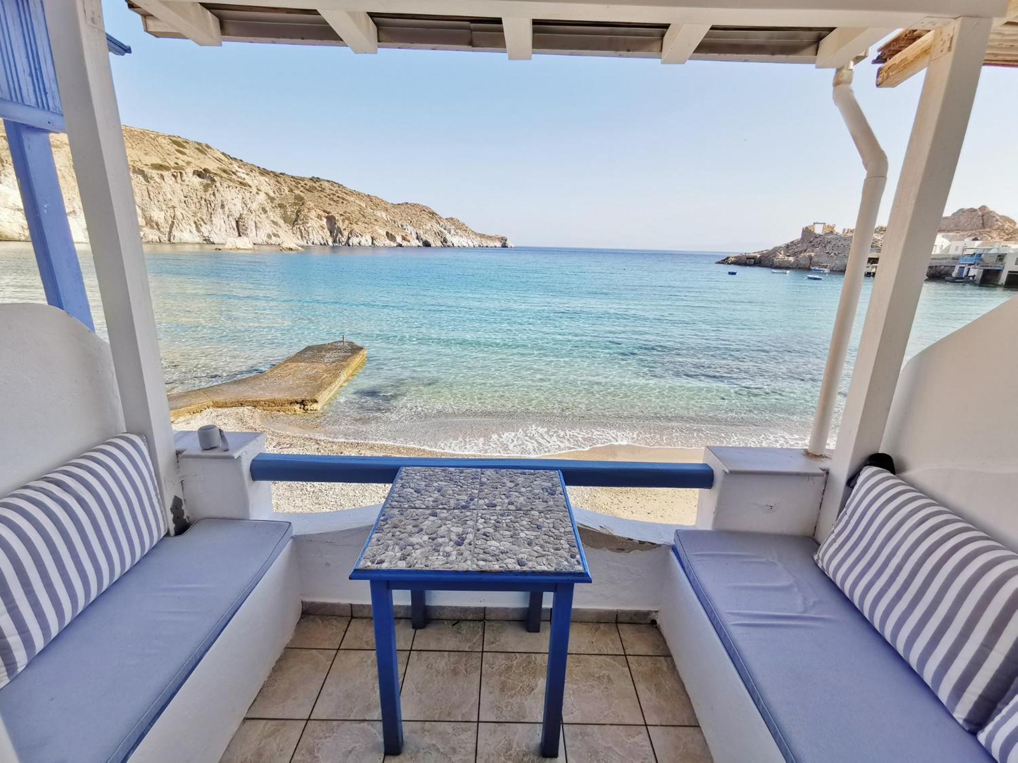 Blue Mare Apartments On The Beach Firopotamos Ruang foto