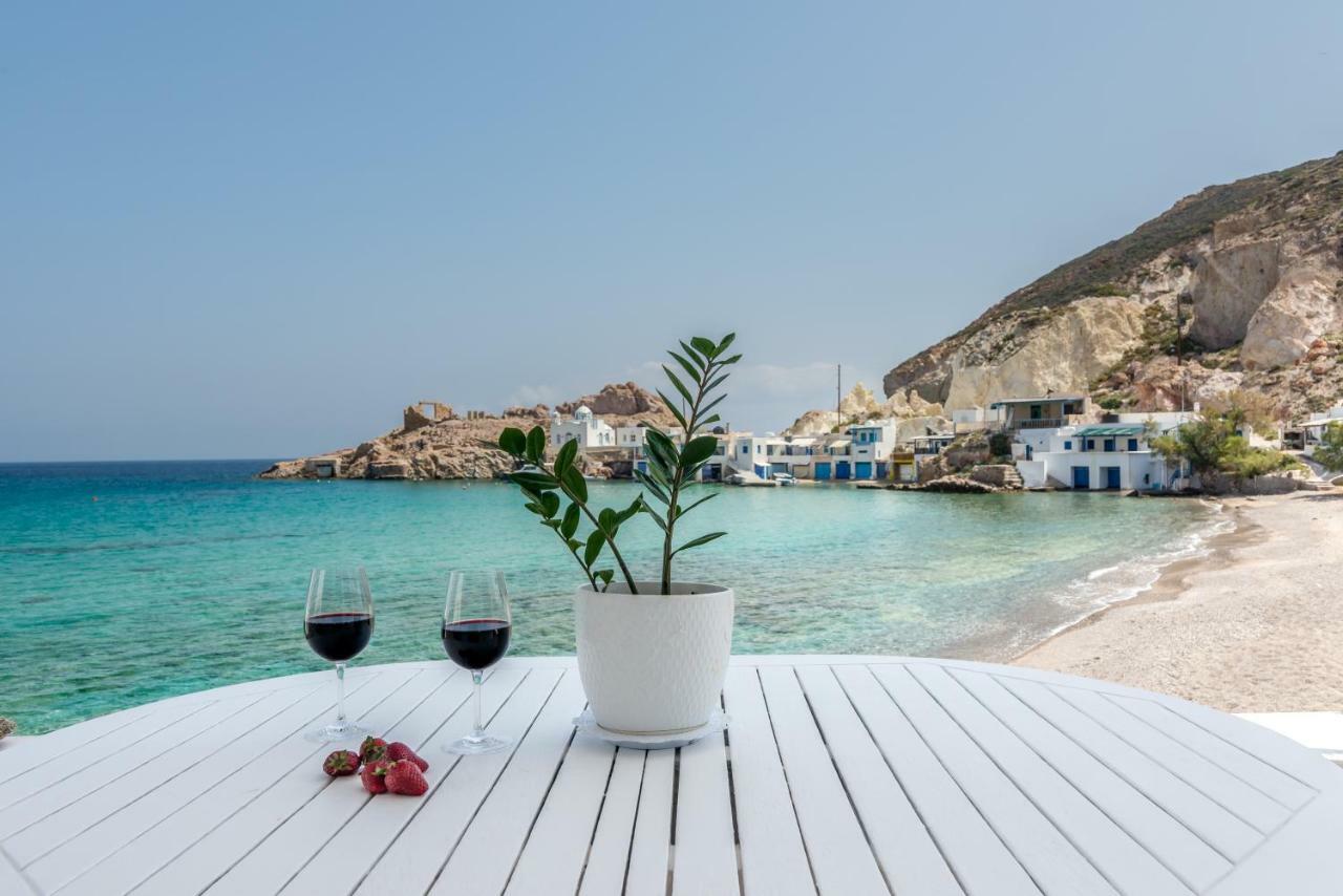 Blue Mare Apartments On The Beach Firopotamos Bagian luar foto