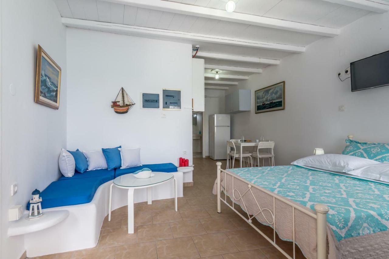 Blue Mare Apartments On The Beach Firopotamos Bagian luar foto